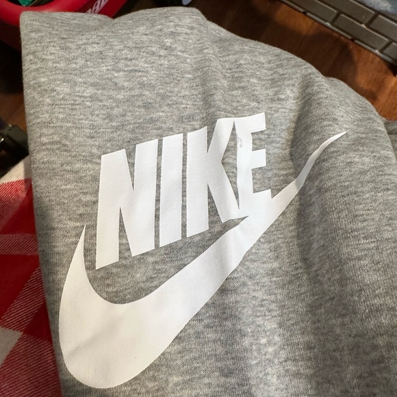 NWT❗️Toddler Nike sweatsuit - Picture 4 of 4